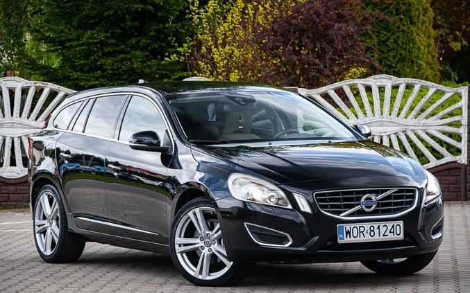 Volvo V60 cena 36900 przebieg: 270000, rok produkcji 2011 z Żychlin małe 742